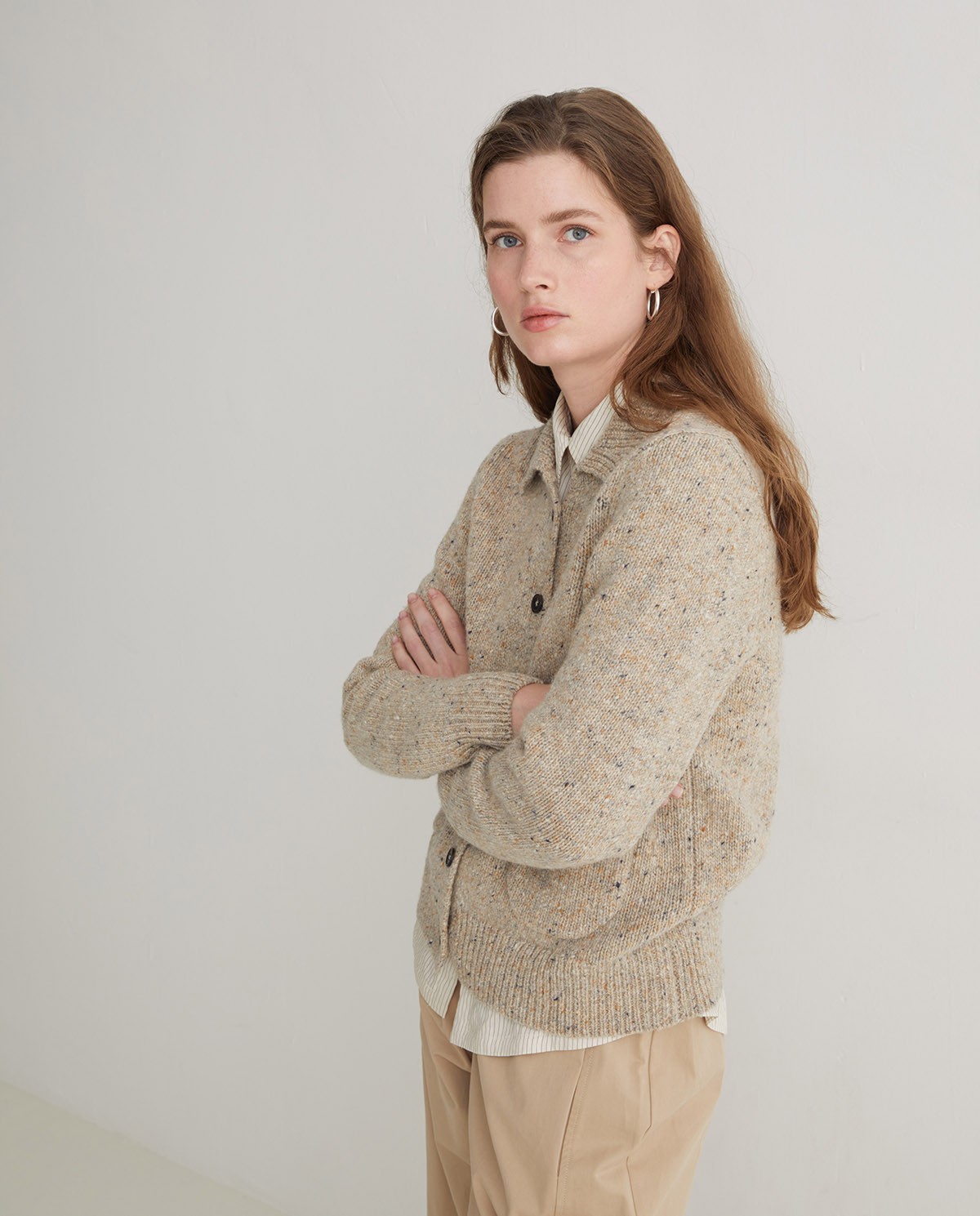 Cárdigan mezcla lana de merino cuello polo beige - Cárdigan confeccionado con lana de merino y alpaca 2