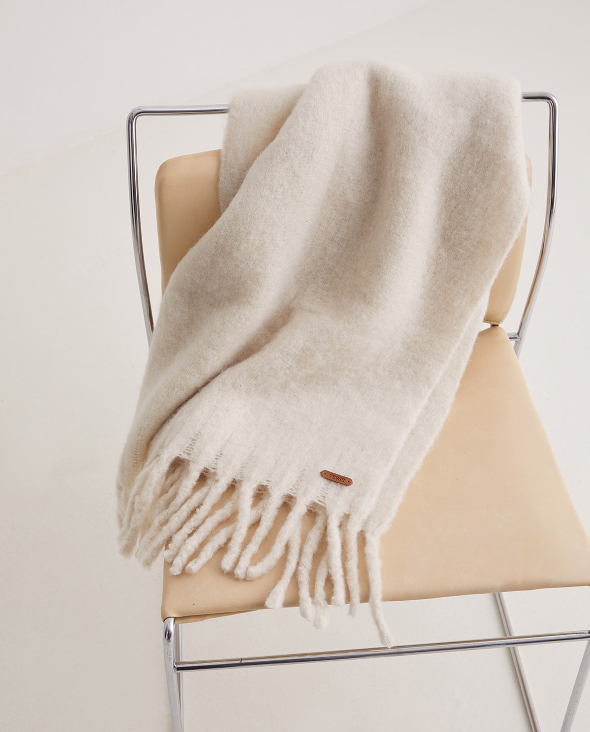 Maxi scarf with wool blend fringes in ecru - Maxi scarf 1