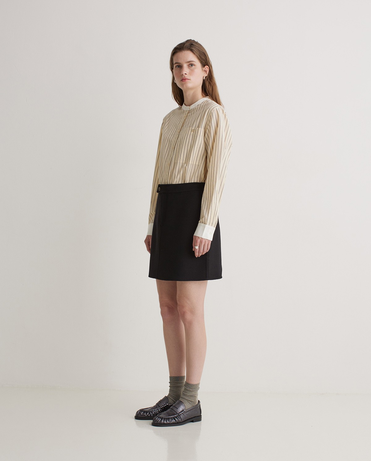 Black double-sided wool blend mini skirt - Skirt made of double-sided wool and recycled fiber blend fabric 2