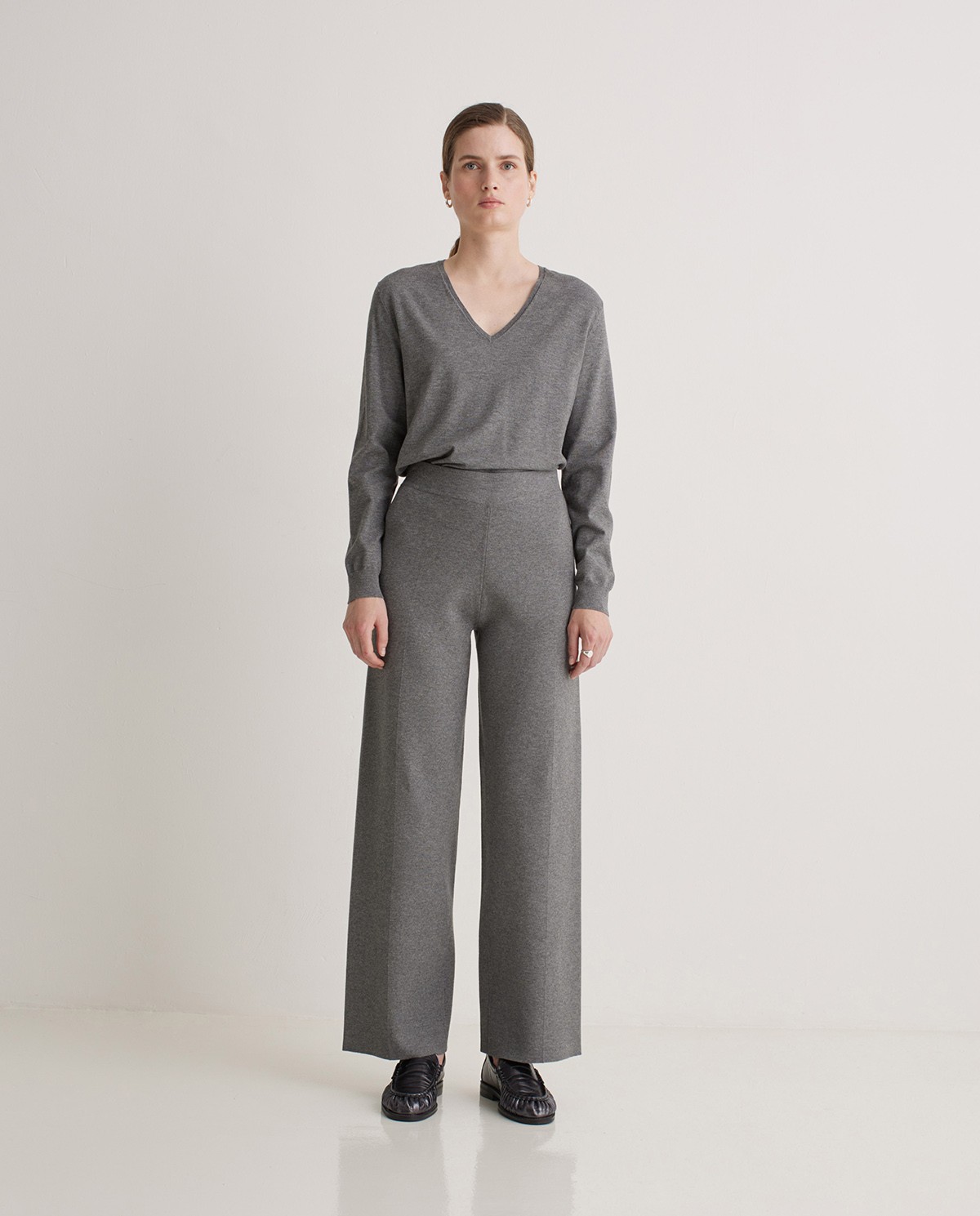 Pantalones regular fit con viscosa gris - Pantalones regular fit 1