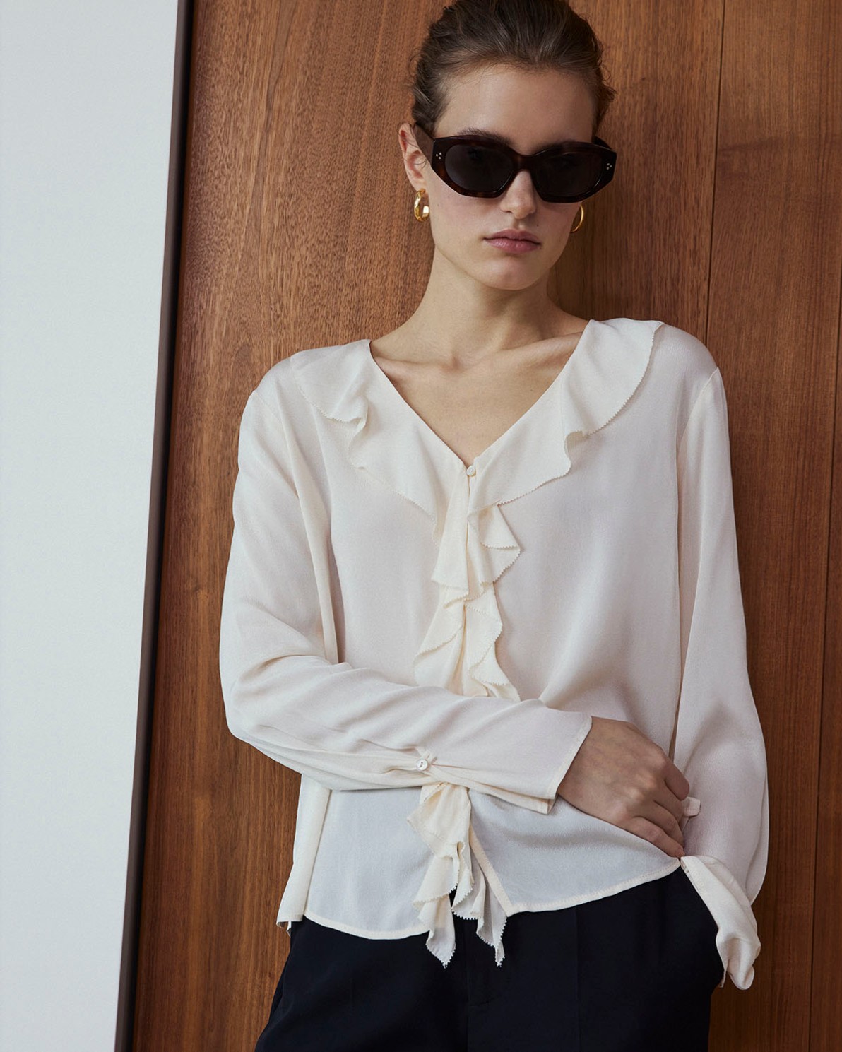 Blouse fluide à volants écru femme Yerse - Détail vue de face