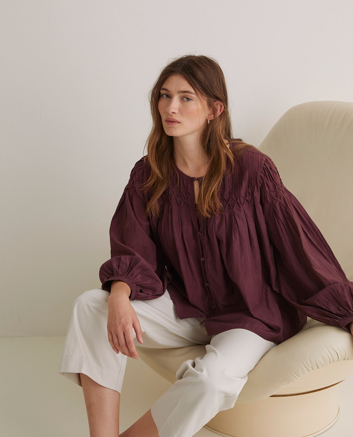 Blusa detalle pliegues algodón berenjena - Blusa mezcla de viscosa y algodón 1