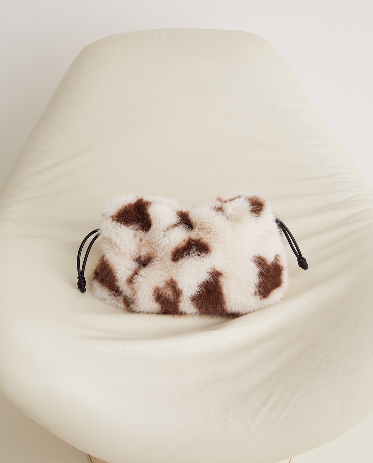 Sac en fourrure avec poignée réglable en cuir multicolore - Sac en fourrure avec doublure intérieure 2