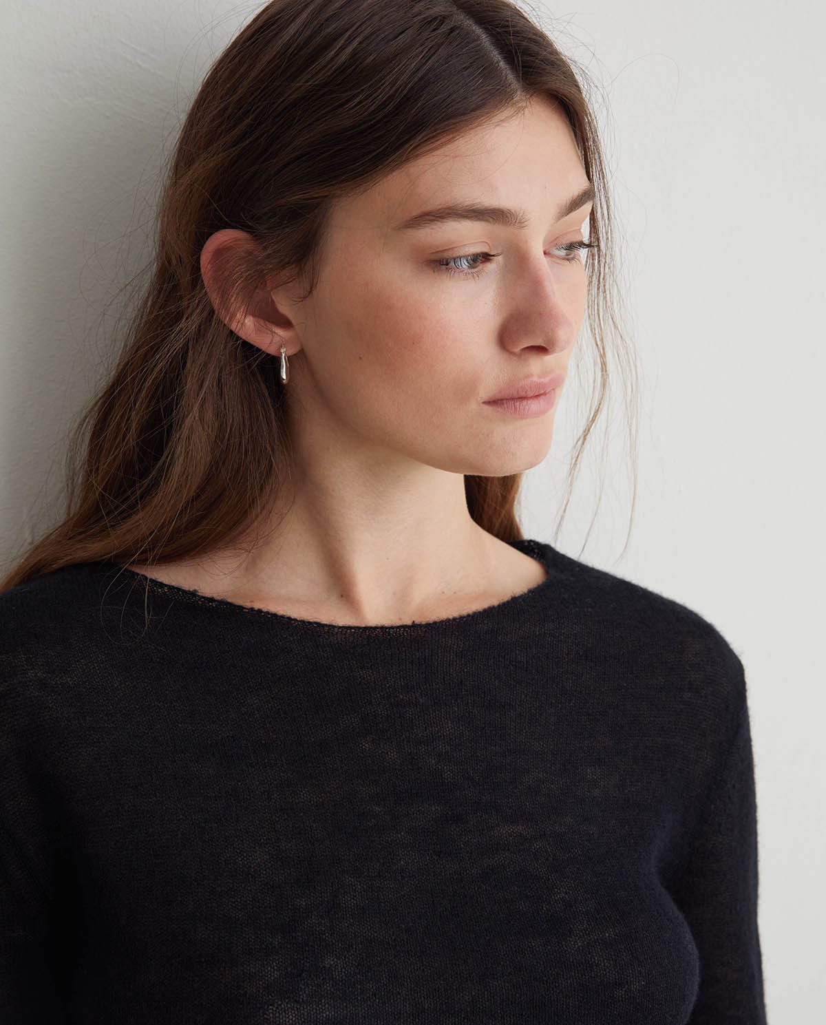 Pull en laine mérinos noire mélangée - Pull fin col bateau 2