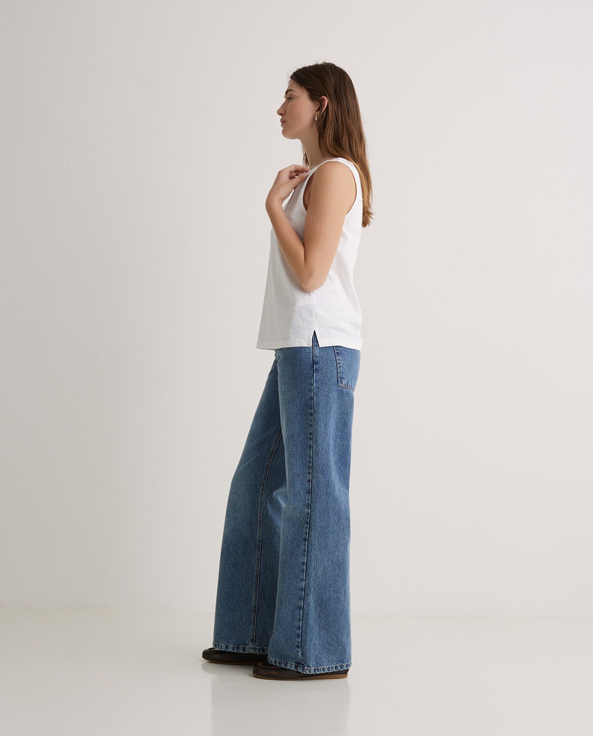 Top de algodón flamé blanco para mujer – Escote pico, suave y ligero 4