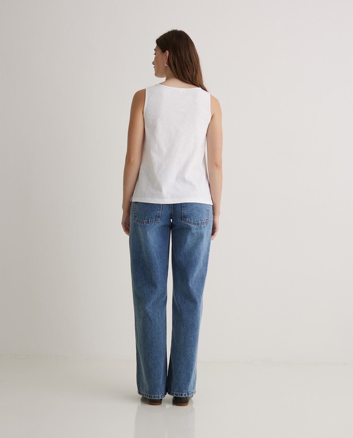 Top de algodón flamé blanco para mujer – Escote pico, suave y ligero 5