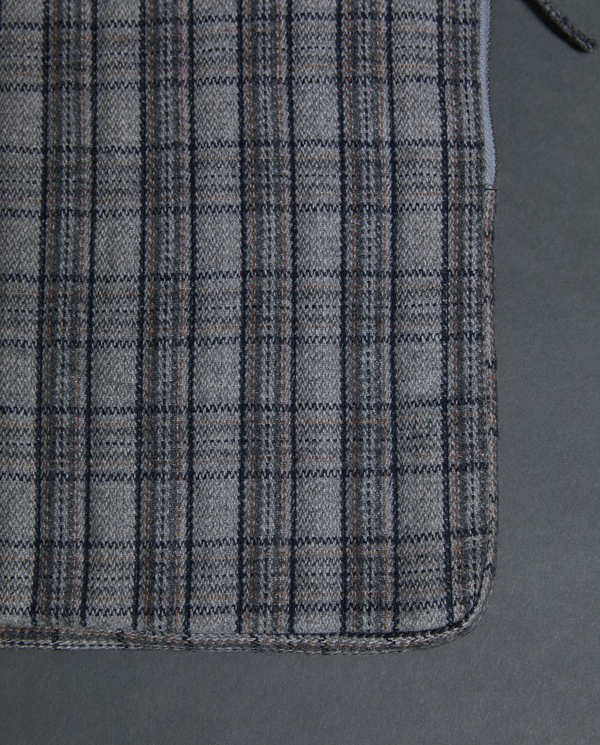 Laptop sleeve grey woman Yerse - Front view 2