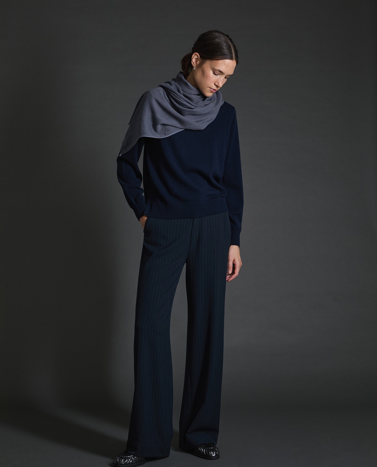 Écharpe en laine mélangée effet effiloché anthracite - Écharpe plissée 2
