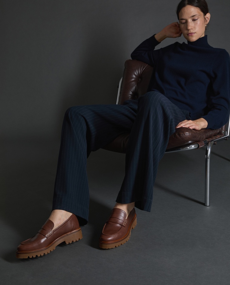 Mocasín de piel camel