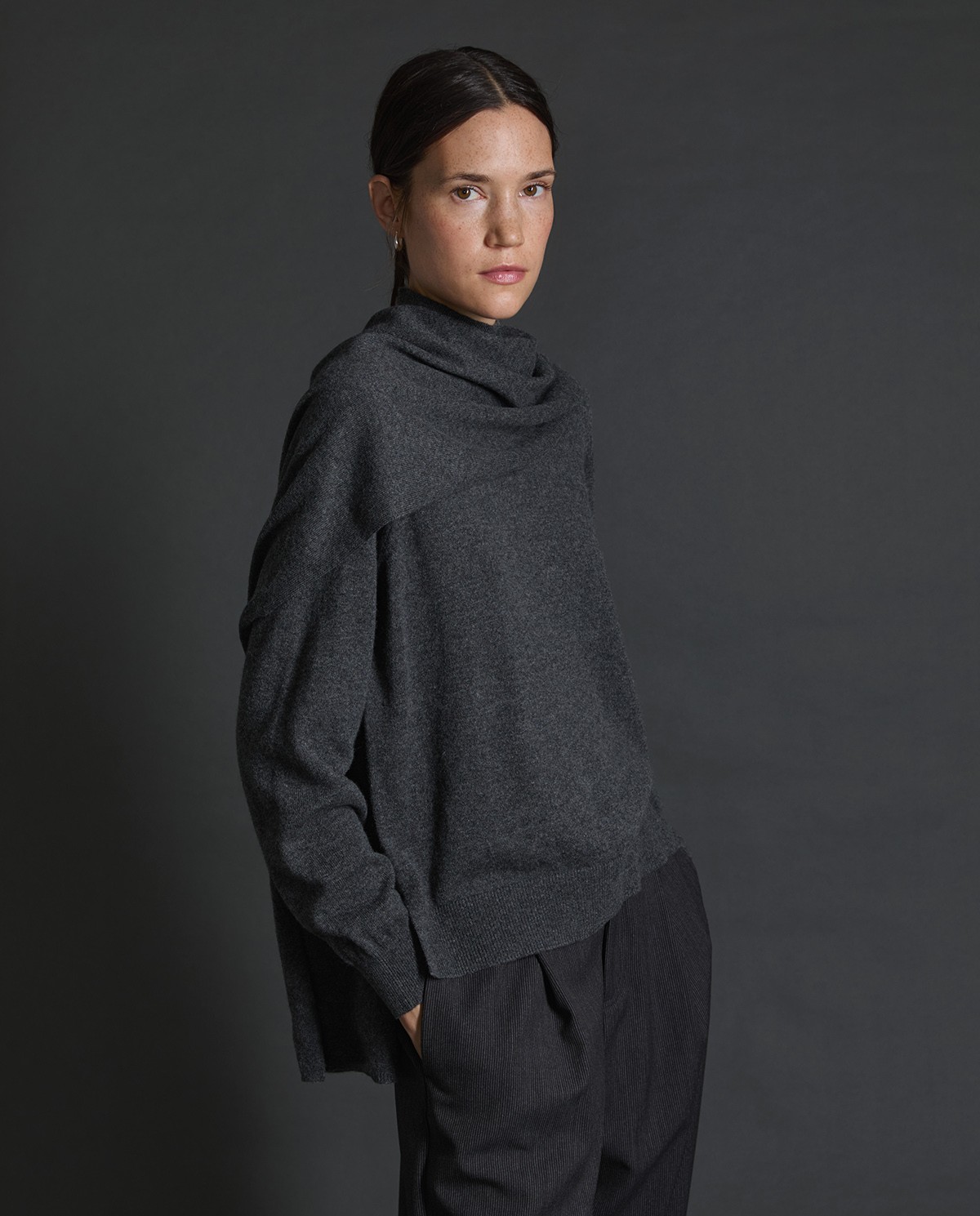 Anthracite 100% cashmere scarf woman Yerse - Front view 1