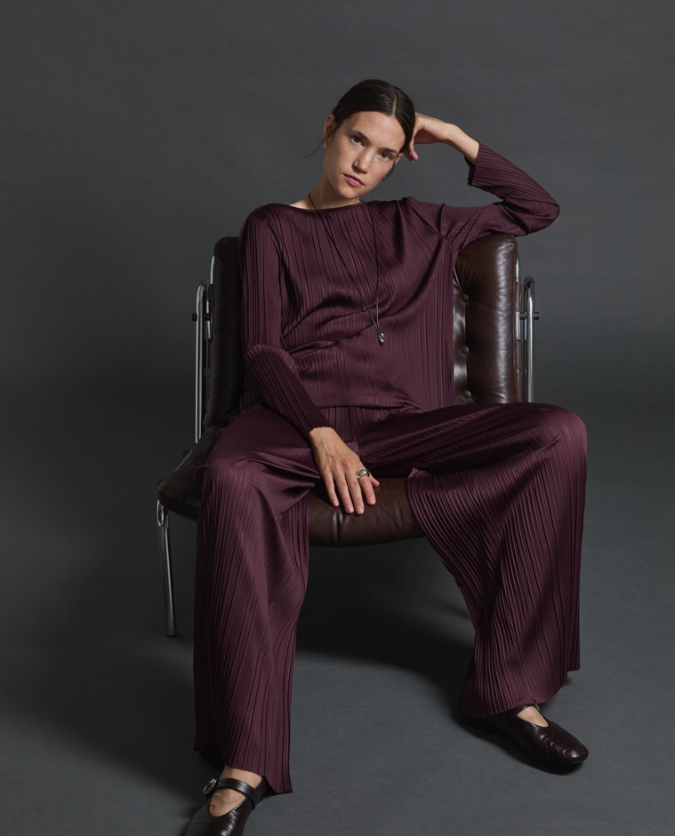 Aubergine wide pleated trousers woman Yerse - Front view