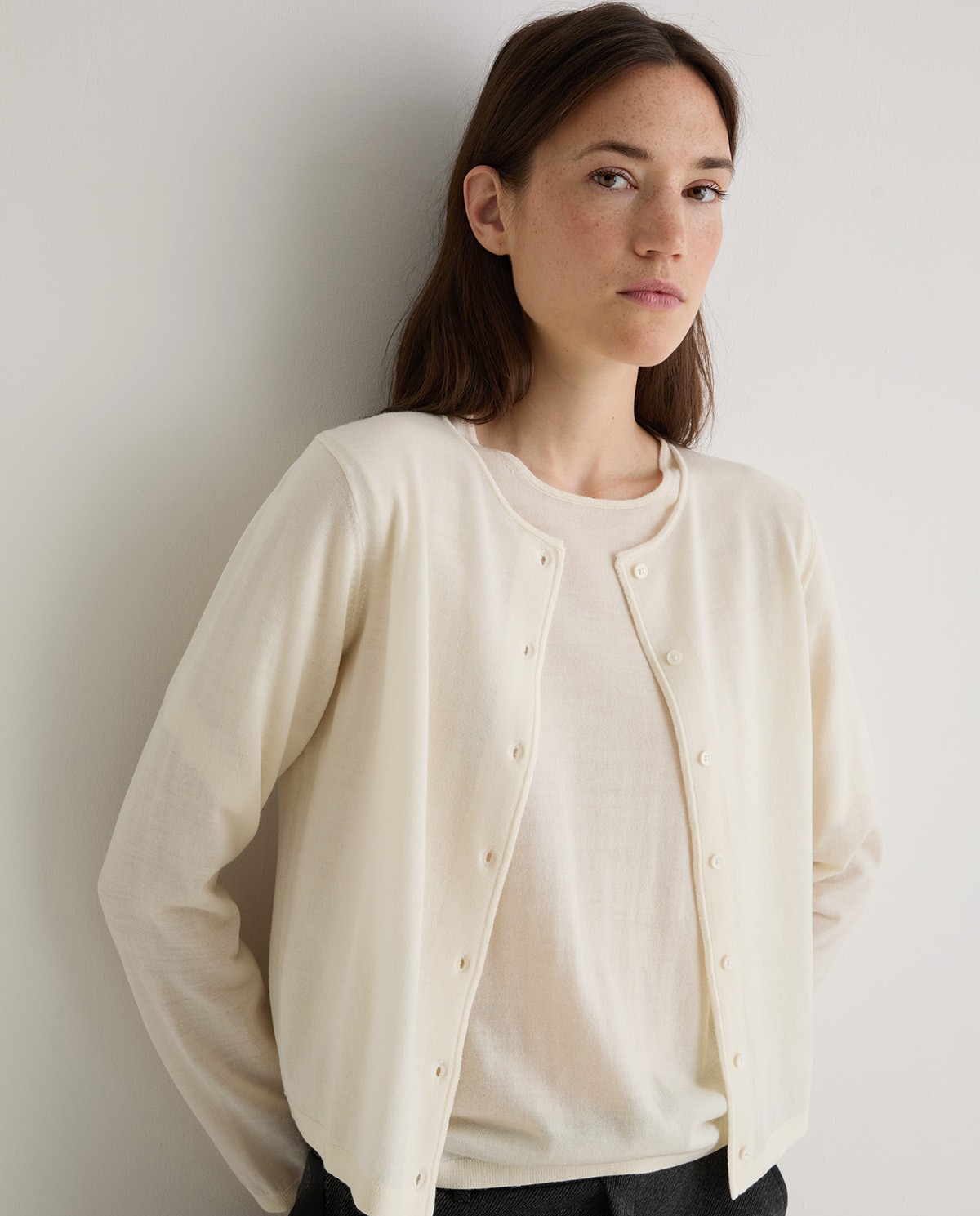 Ecru 100% Merino wool cardigan woman Yerse - Front view