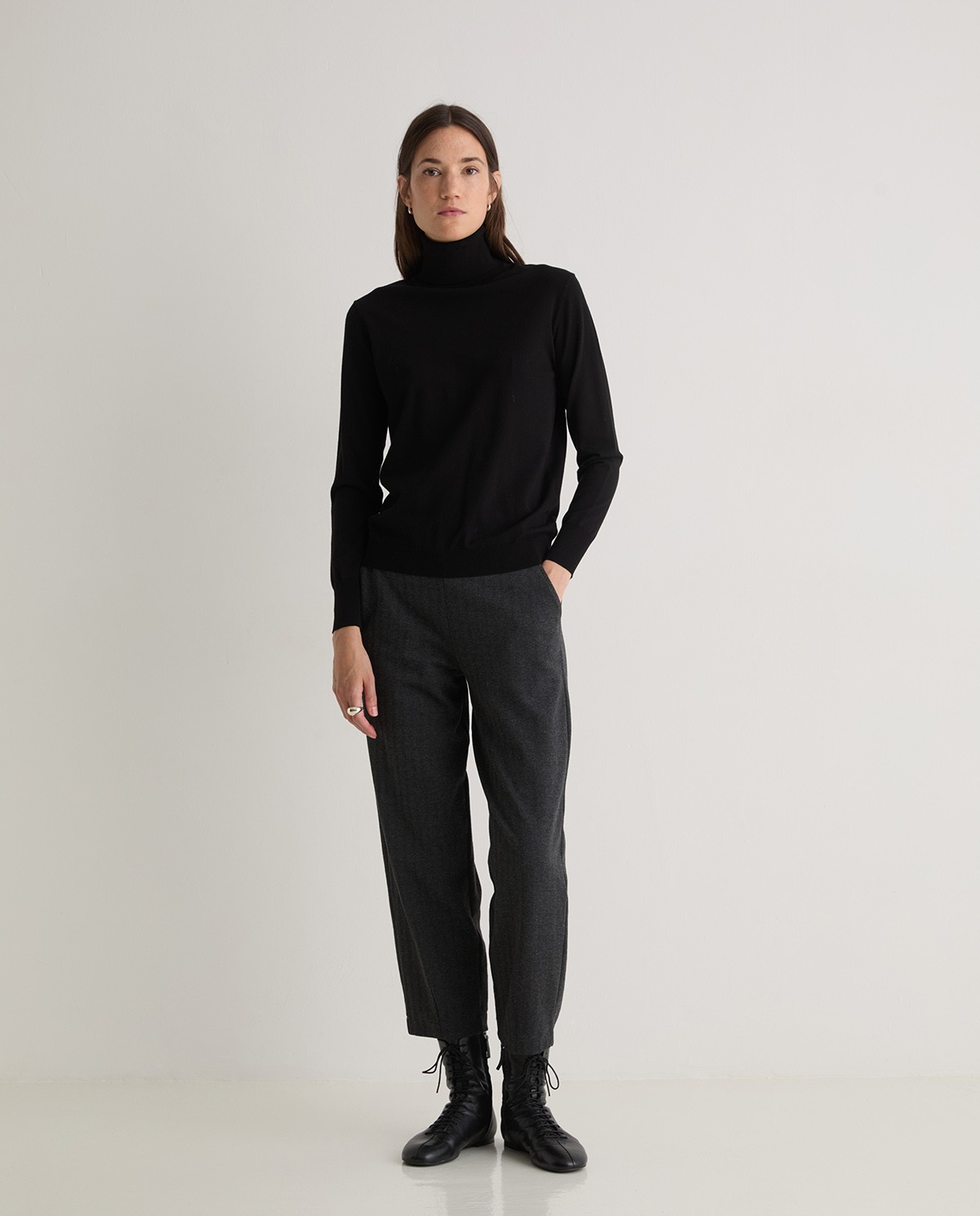 Pantalón punto espiga antracita