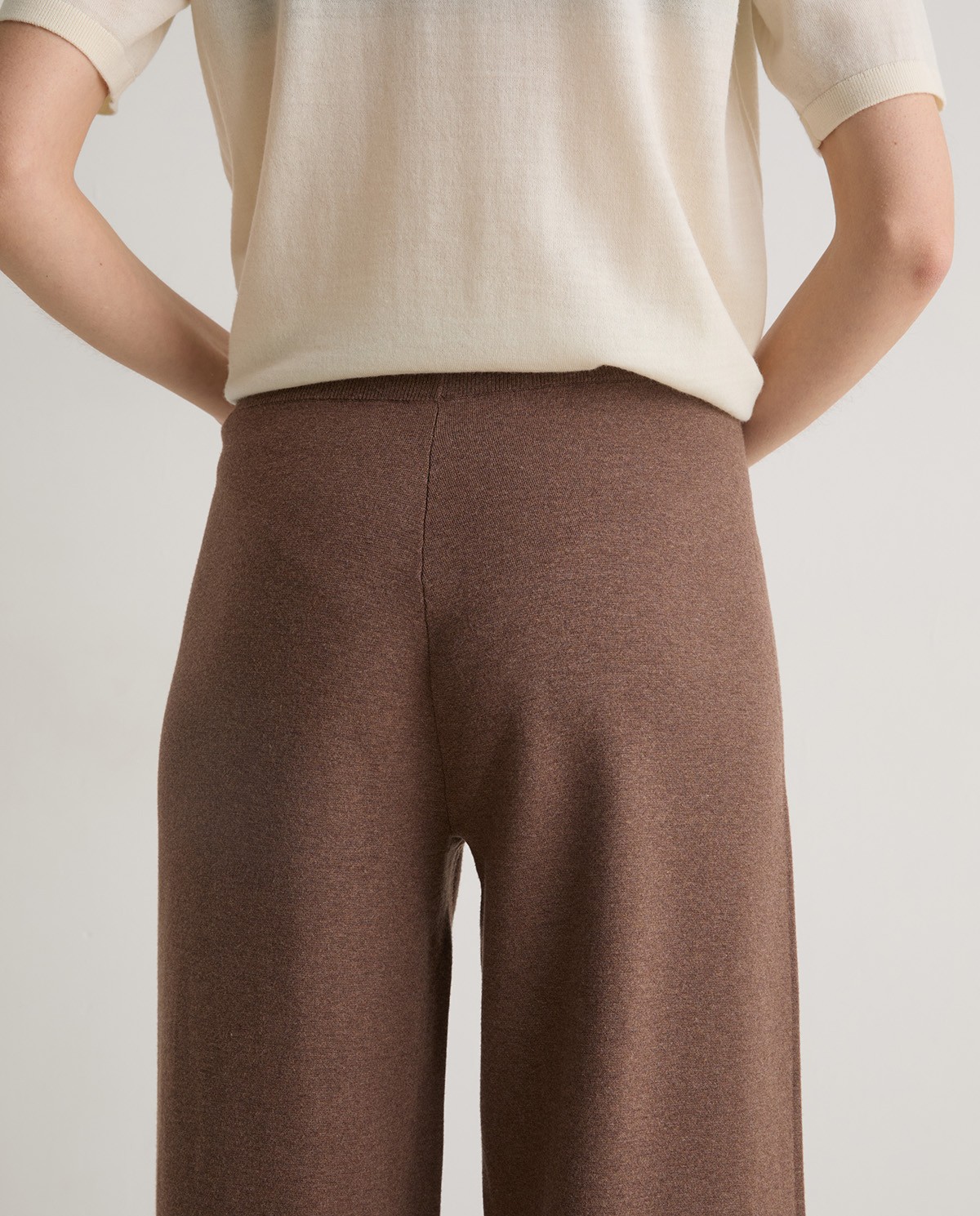 Pantalón regular fit con viscosa arena - Pantalones regular fit 4