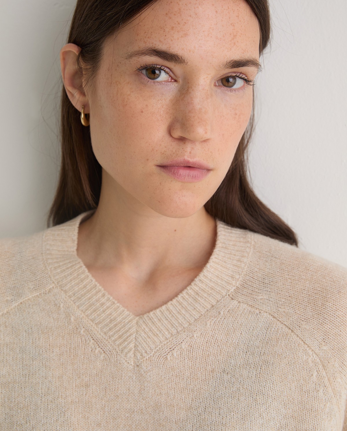 Ecru wool-blend v-neck sweater woman Yerse - Front view 2