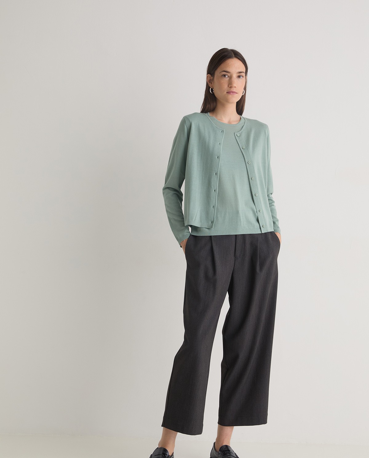 Cardigan 100 % laine mérinos vert femme Yerse - Détail vue de face 6