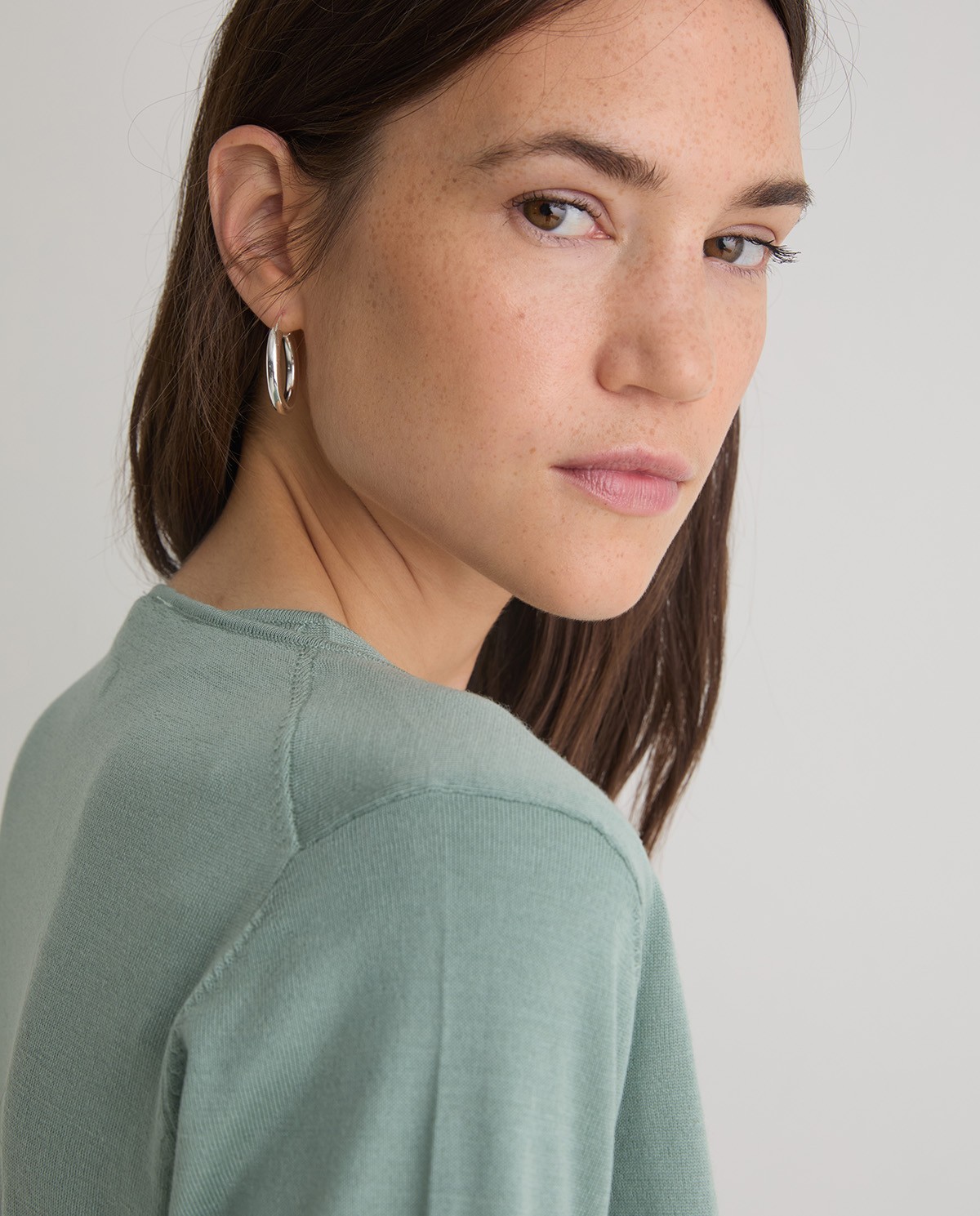 Cardigan 100 % laine mérinos vert femme Yerse - Détail vue de face 2