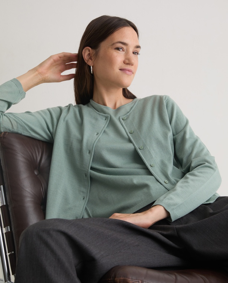 Green 100% Merino wool cardigan woman Yerse - Front view