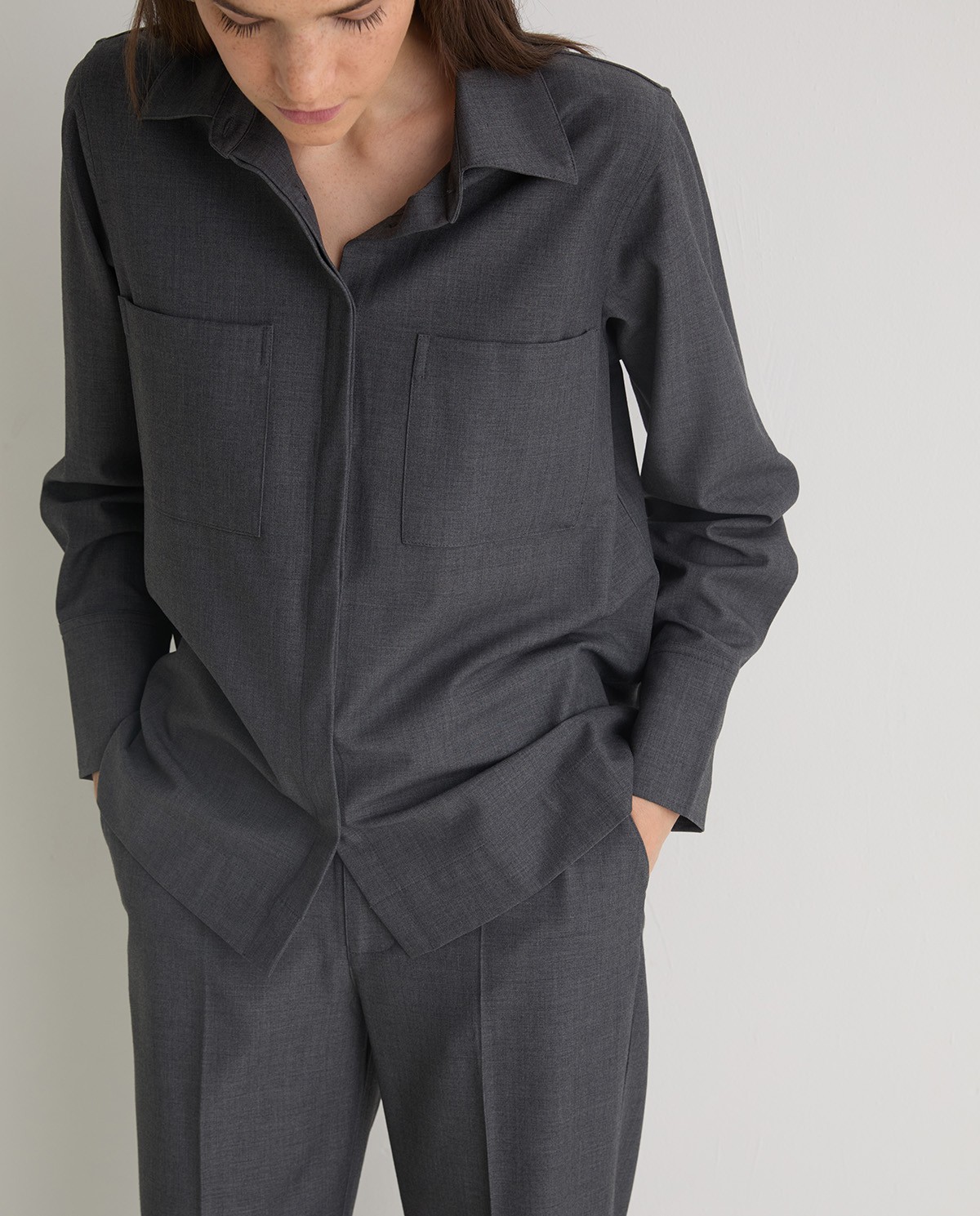 Grey long-sleeve shirt with pockets woman Yerse - Front view 1