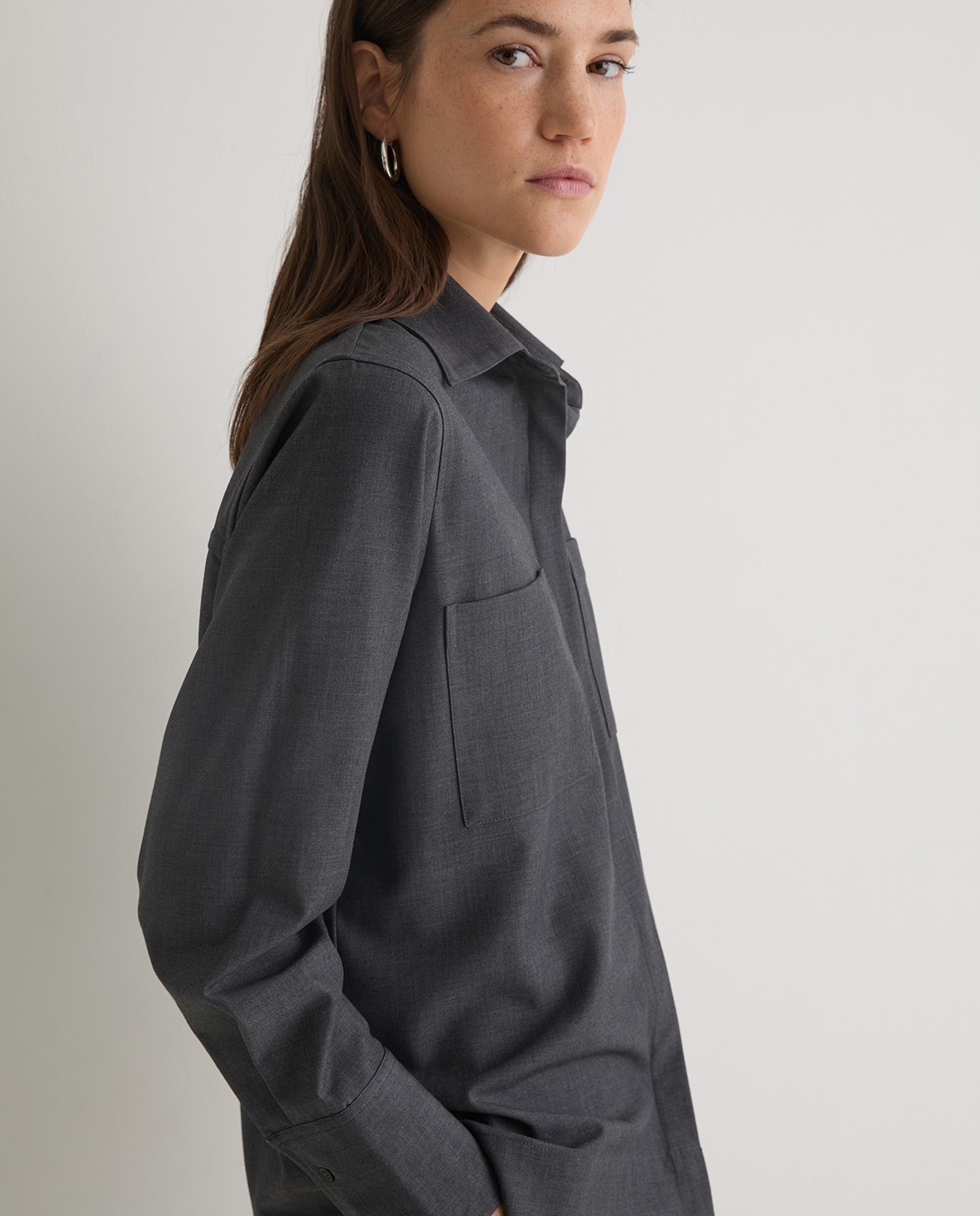 Grey long-sleeve shirt with pockets woman Yerse - Front view 3