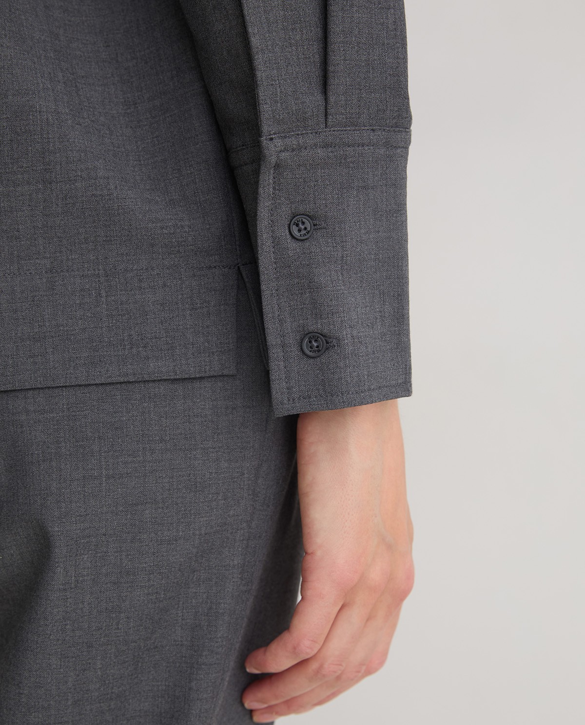 Grey long-sleeve shirt with pockets woman Yerse - Front view 5