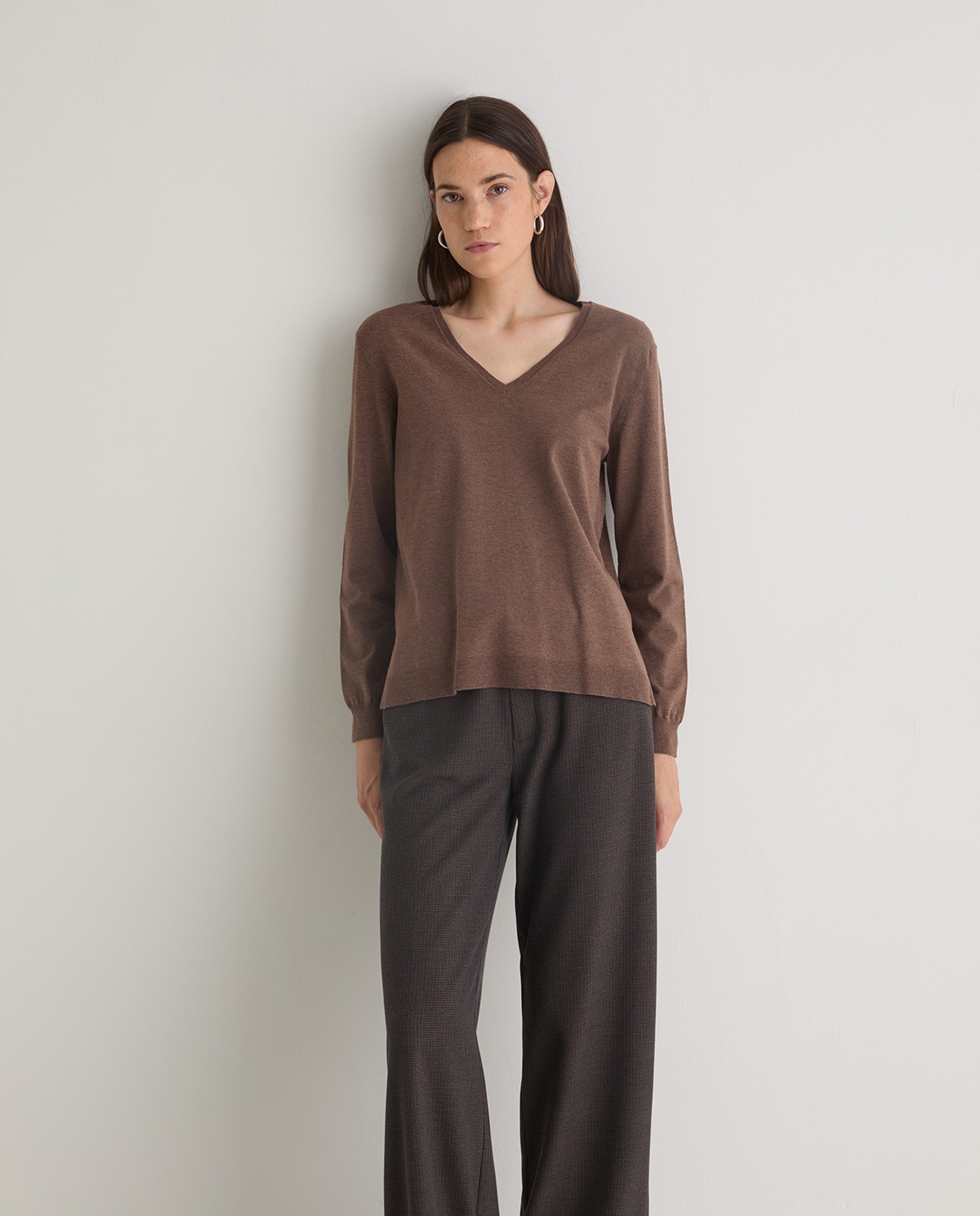 Sand viscose sweater with side slits woman Yerse - Front view