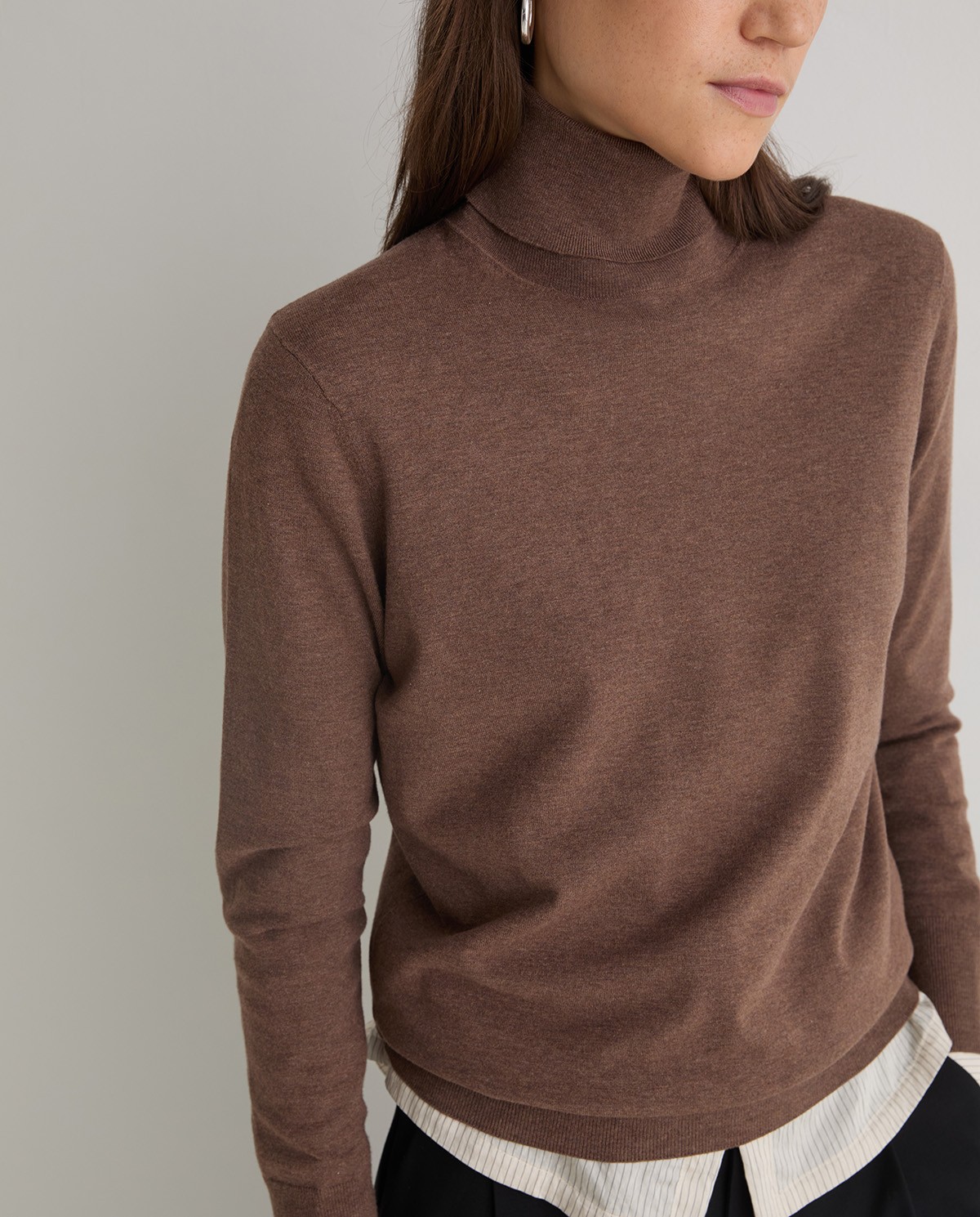 Brown turtleneck sweater woman Yerse - Front view