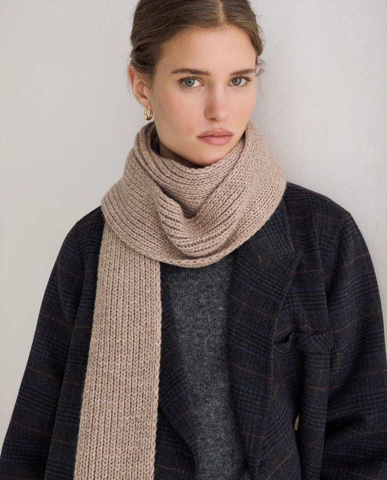 Bufanda de punto en mezcla de alpaca en beige
