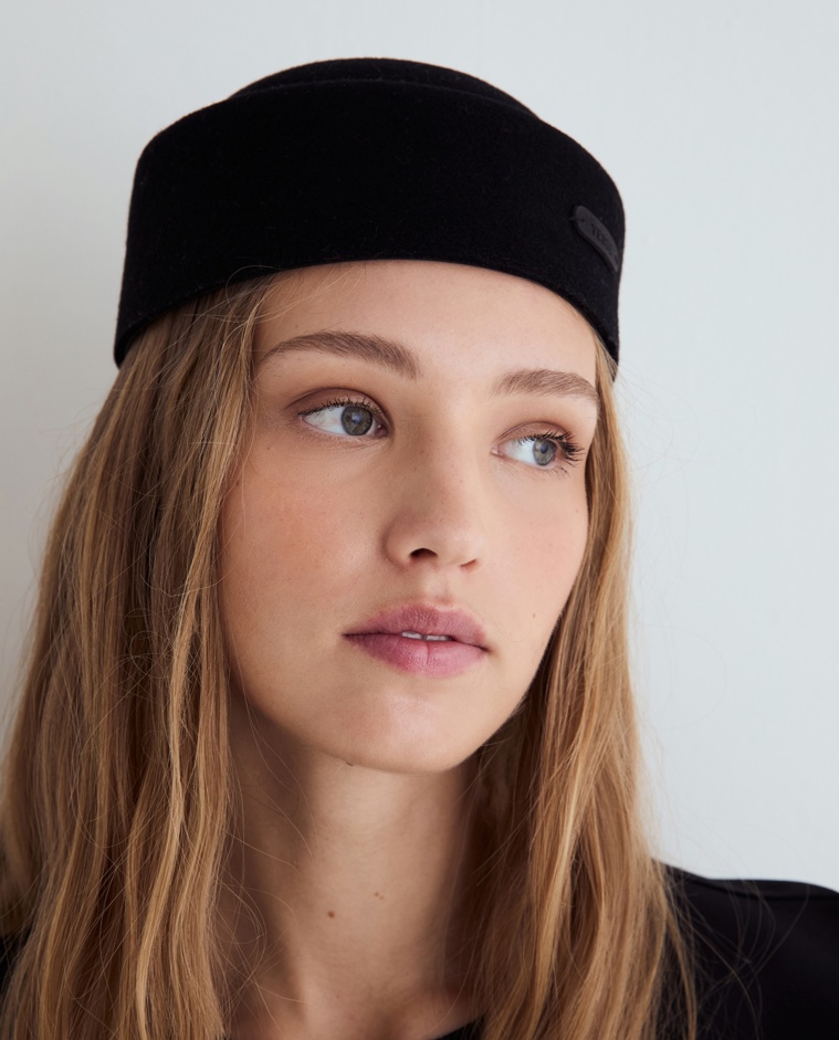 Gorro de lana estructurado en negro