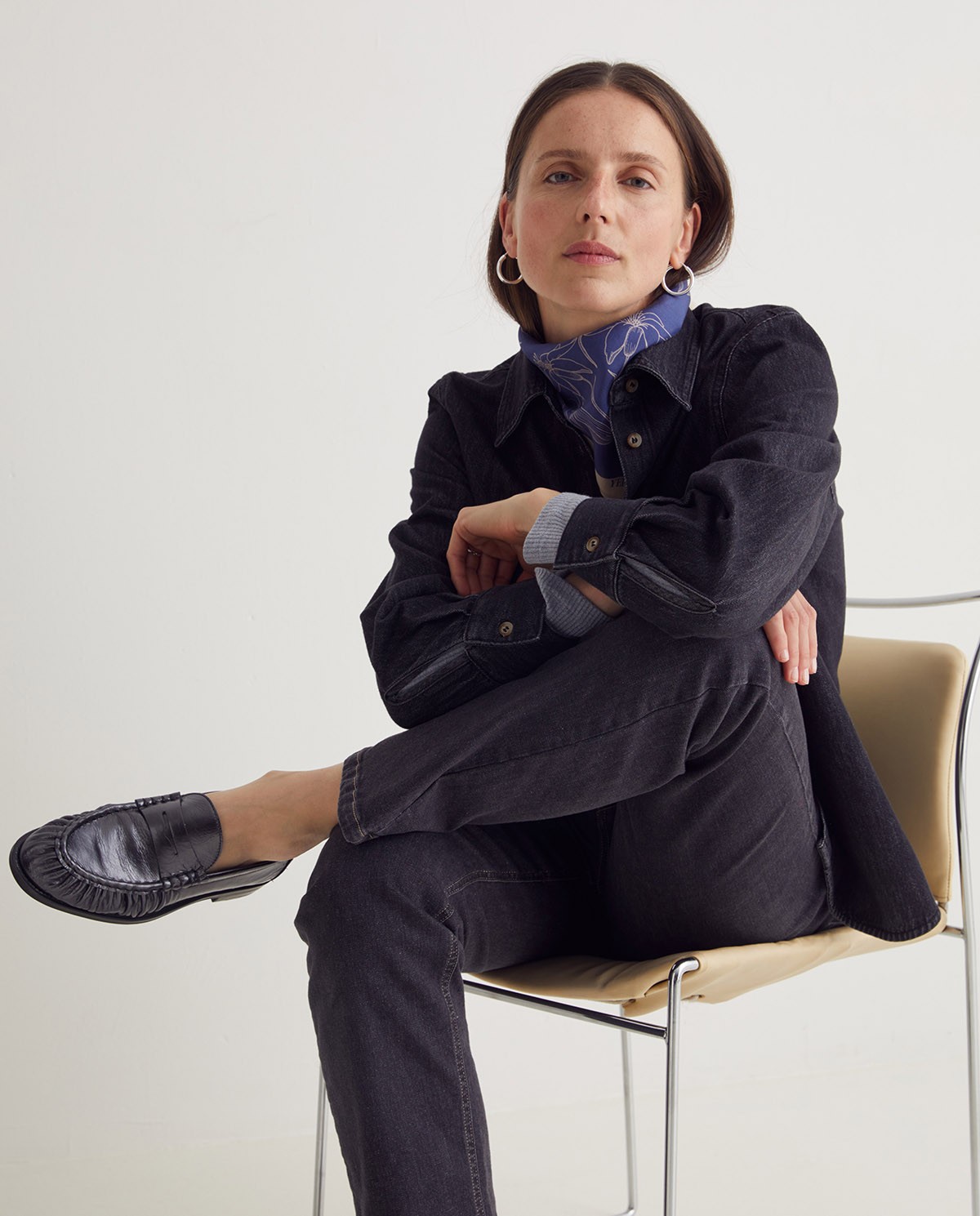 Lead-grey wrinkle-effect leather loafers woman Yerse - Front view 1