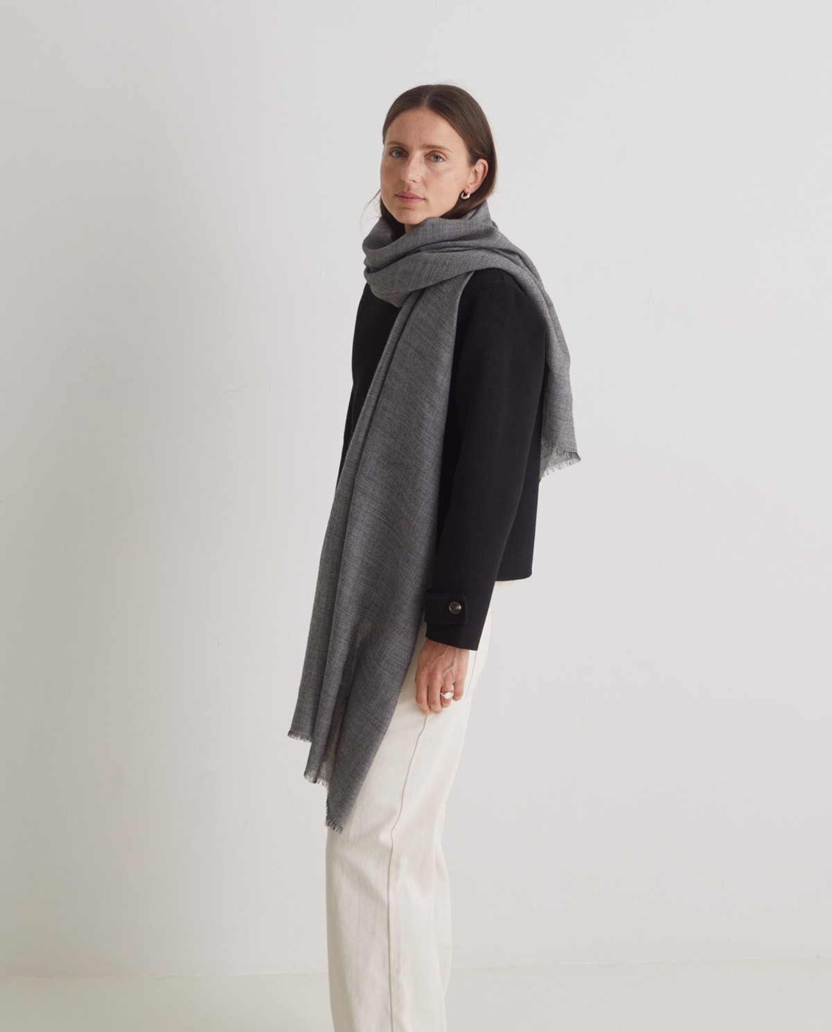 100% wool mini black check scarf - Scarf made with 100% wool 1
