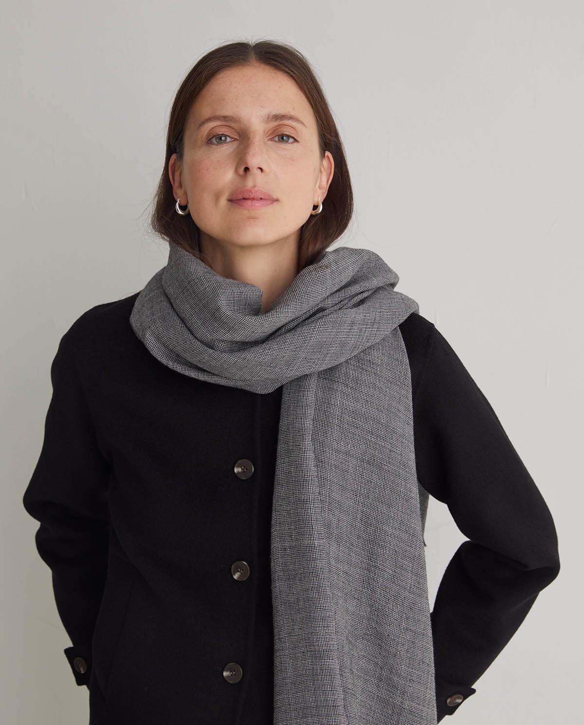 100% wool mini black check scarf - Scarf made with 100% wool