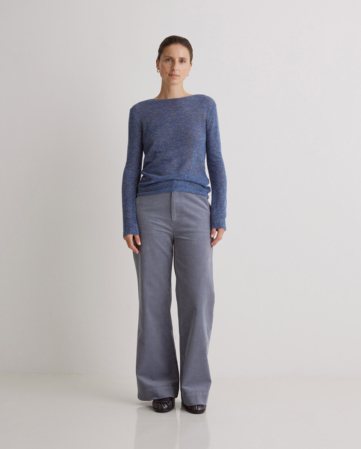 Pull bleu en mélange de laine fine alpaga et mérinos - Pull fin col bateau 3