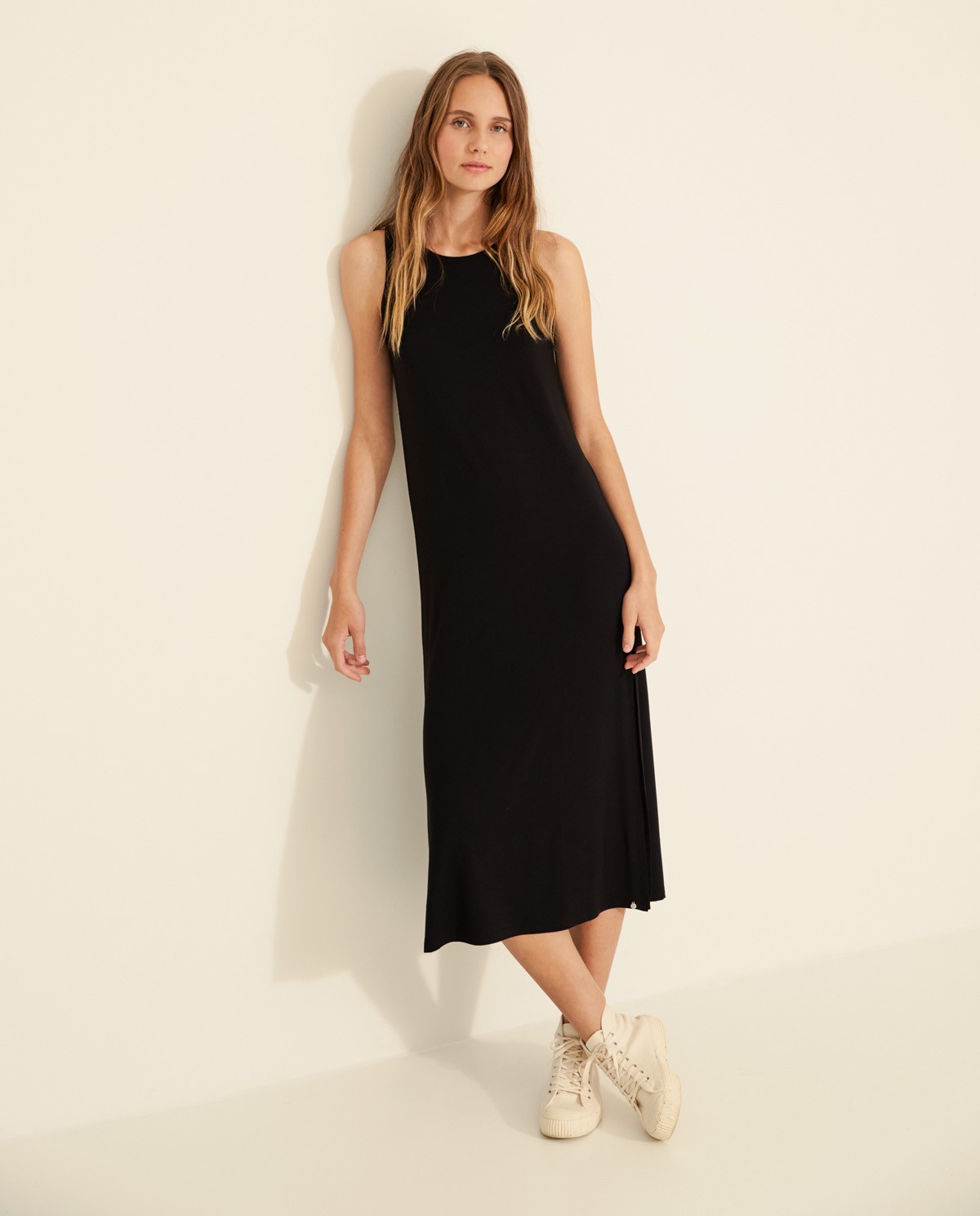 robe noire sans manche
