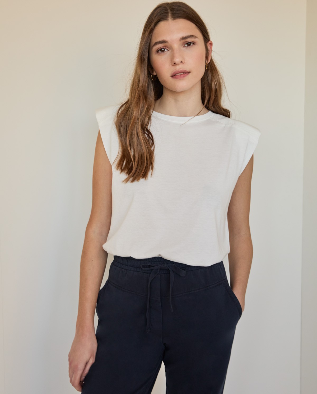 T-Shirt with shoulder pads Ecru