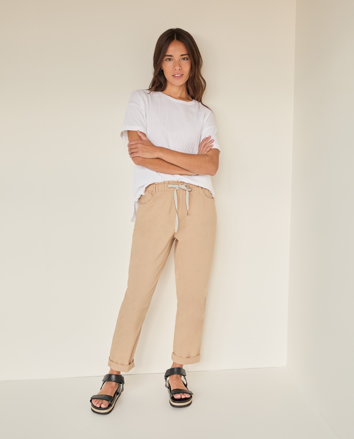 Paperbag trousers with elastic waist Beige