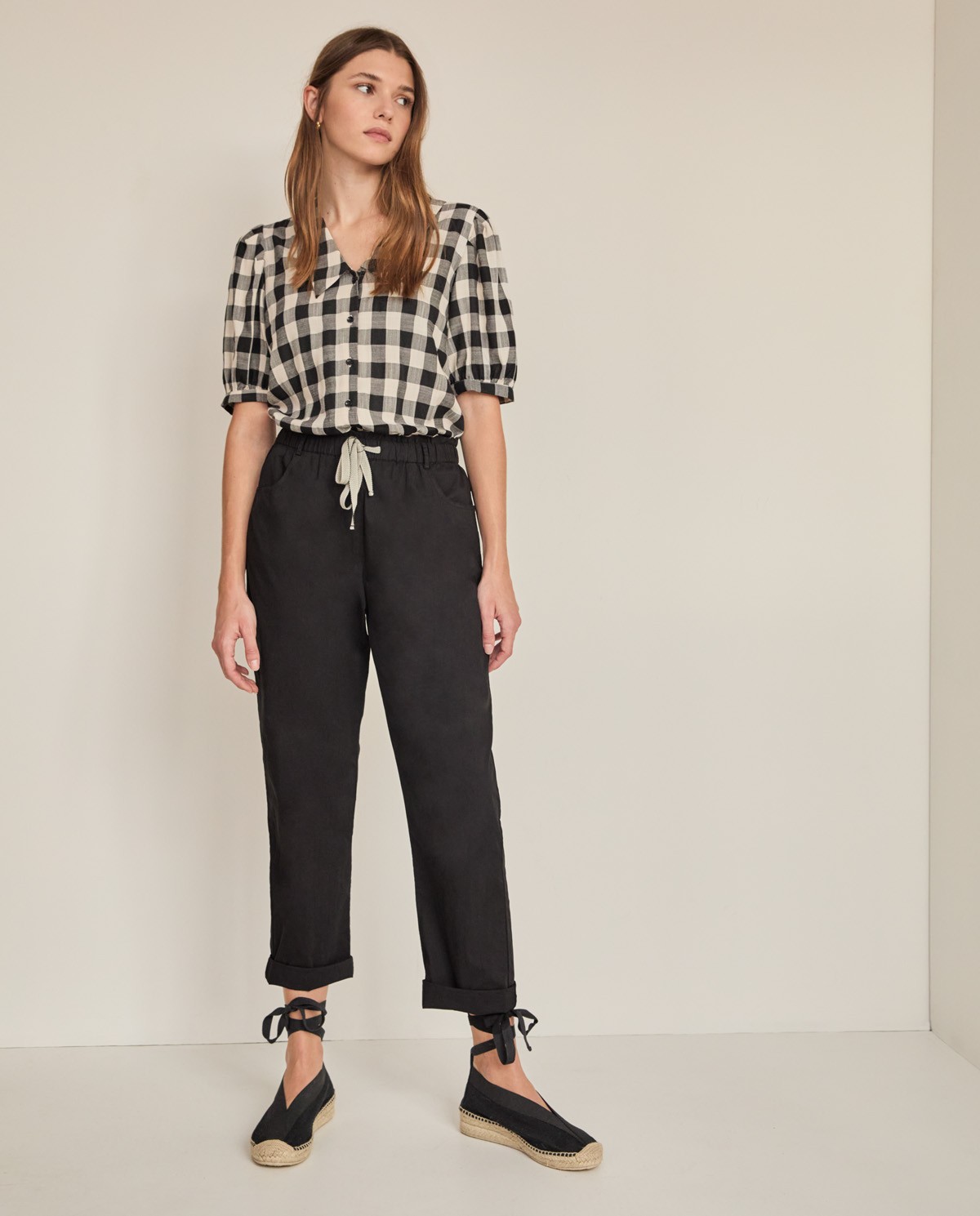 Paperbag trousers with elastic waist Black