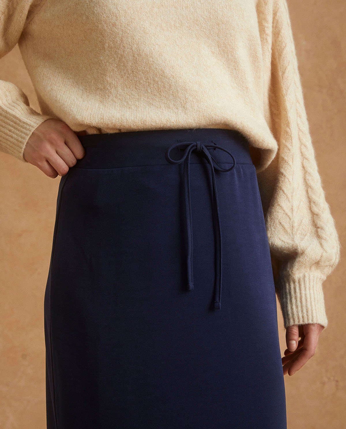 Flowy best sale navy skirt