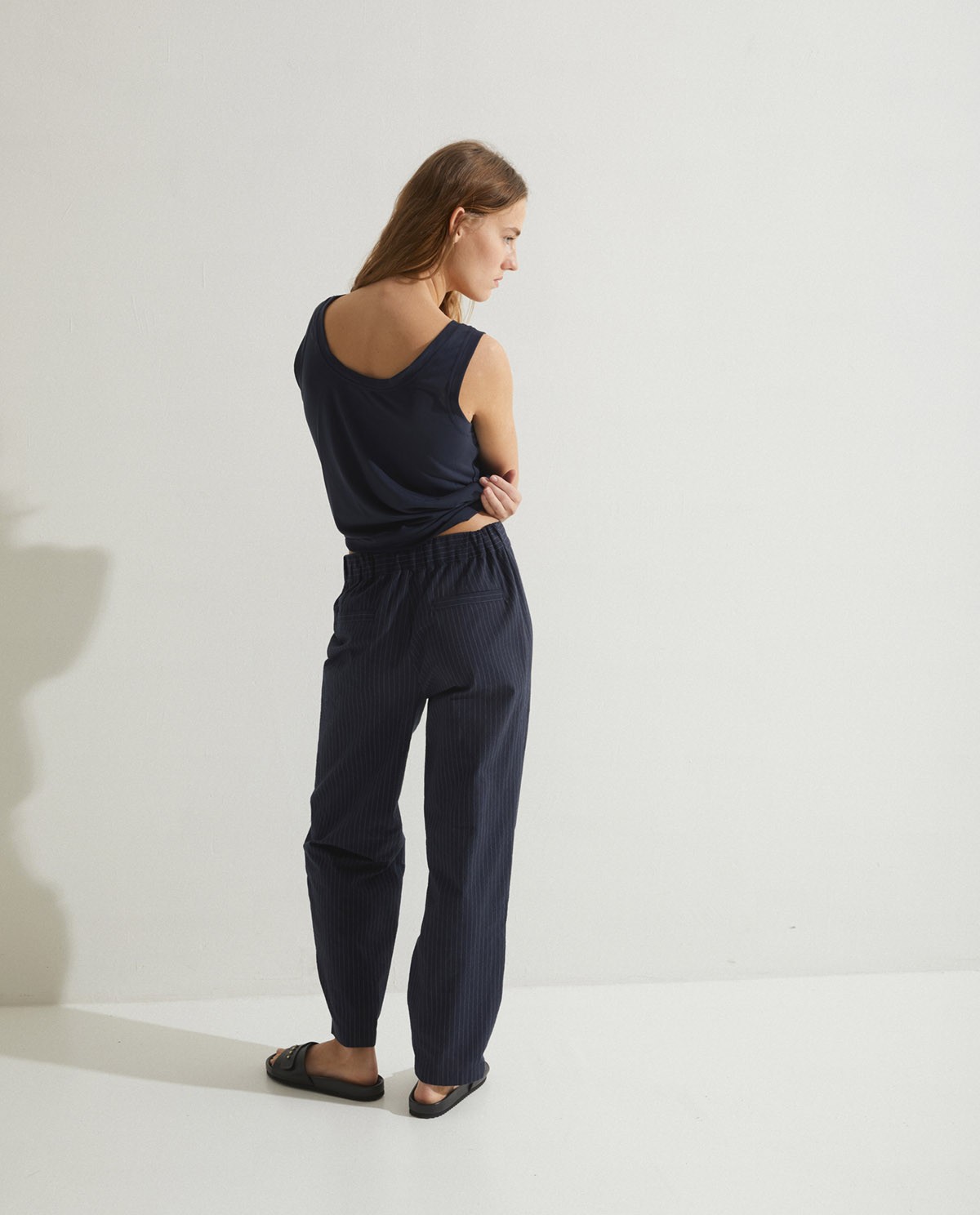 Pinstripe carrot trousers Navy 4