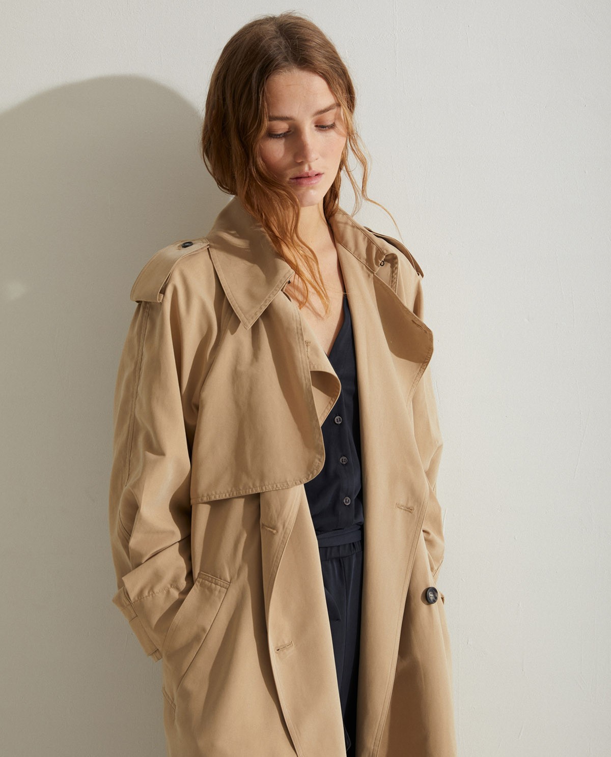 Long double-breasted raincoat Camel 1
