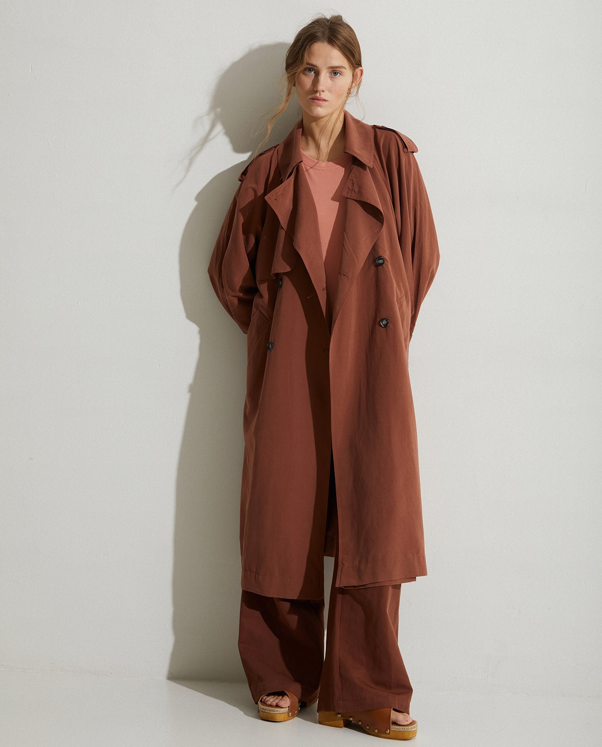 Long trench-coat à double boutonnage Chocolate 2