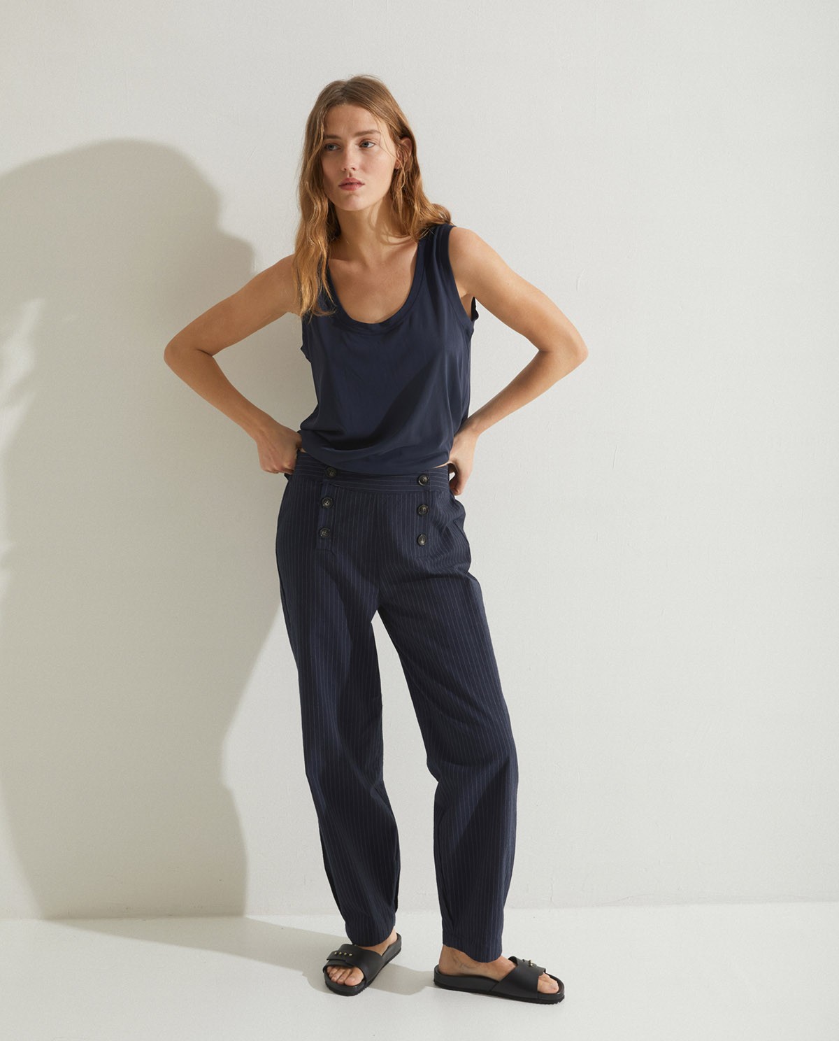 Pinstripe carrot trousers Navy 3