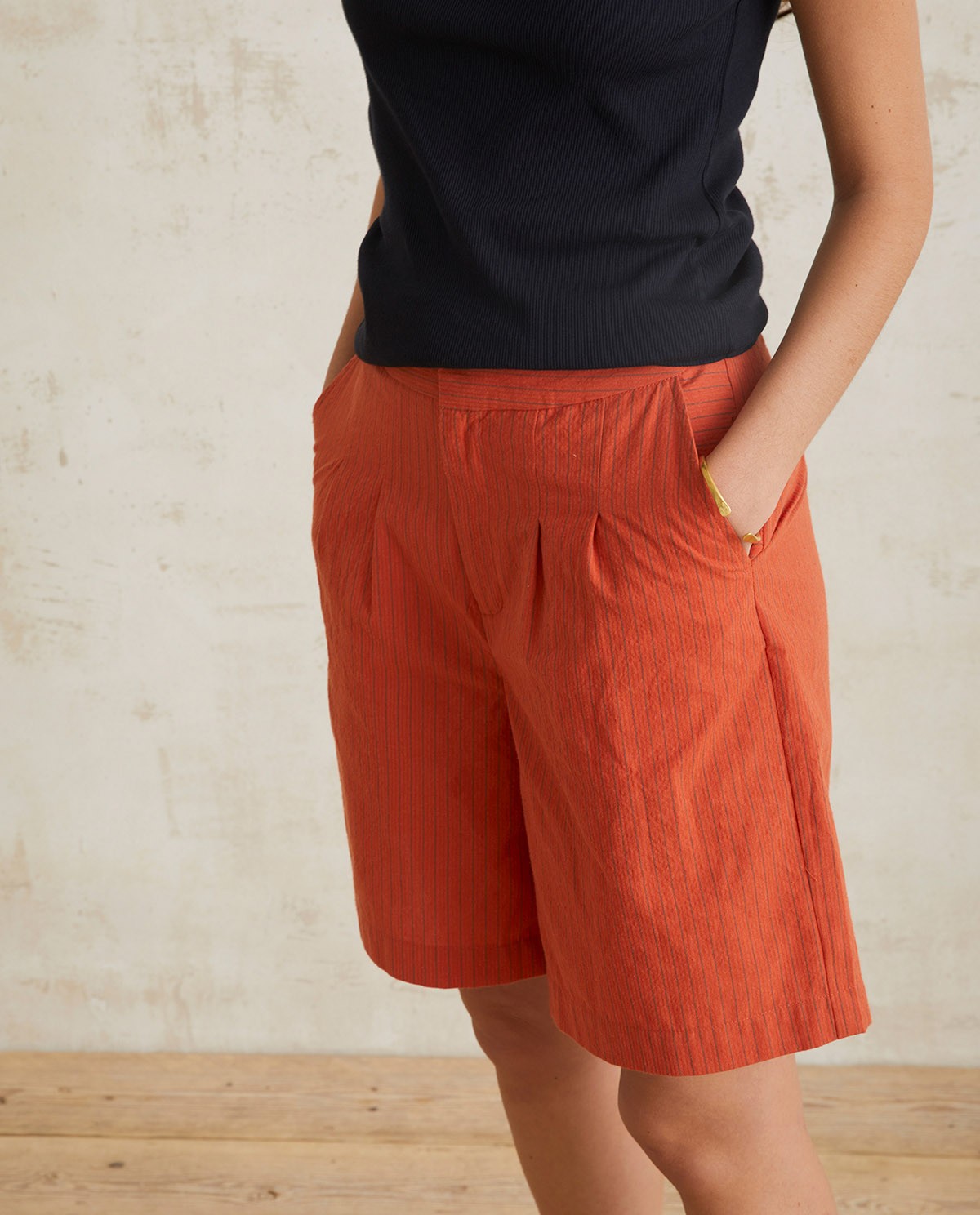 Pleated Bermuda shorts Orange 2