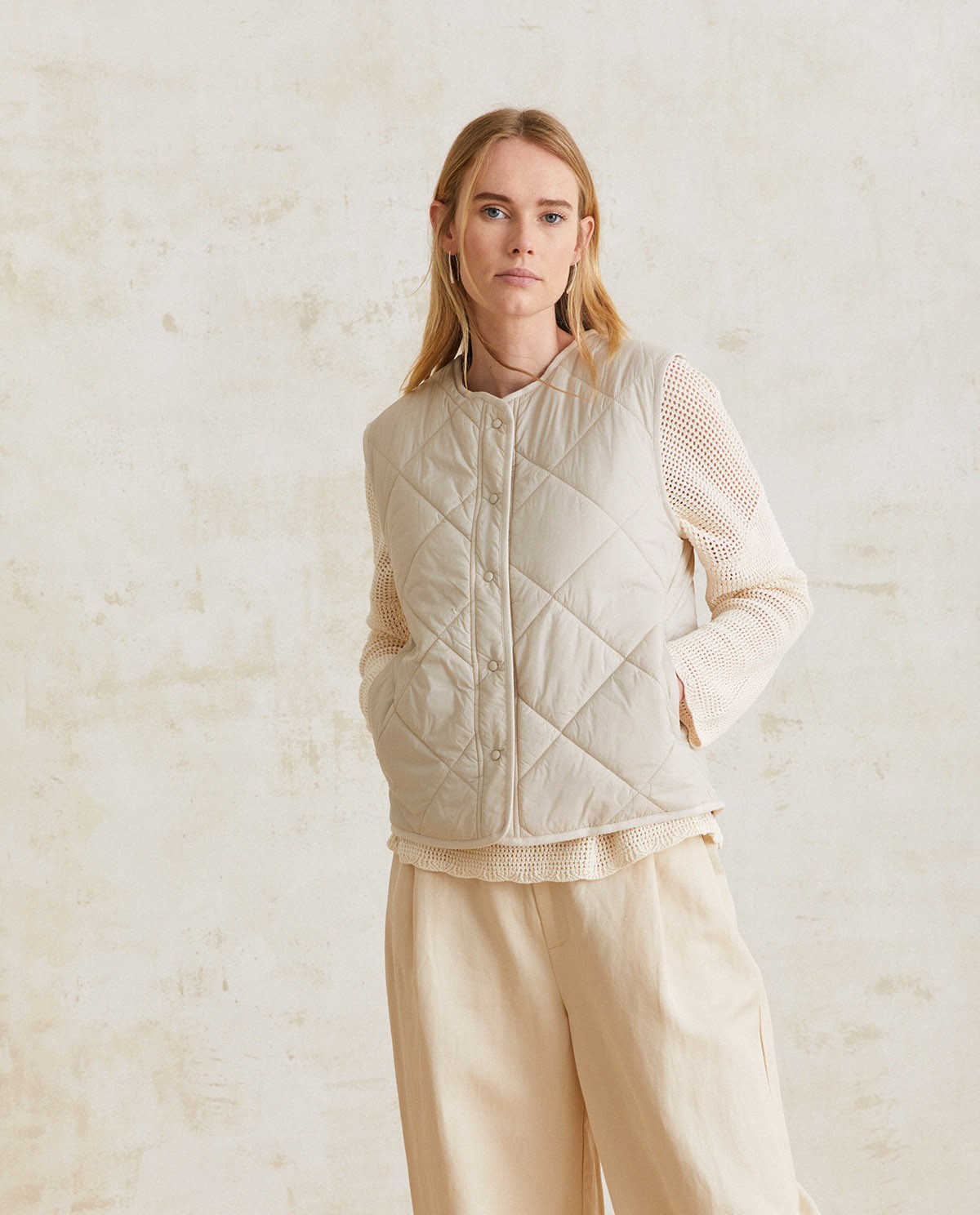 Quilted water-repellent vest Natural