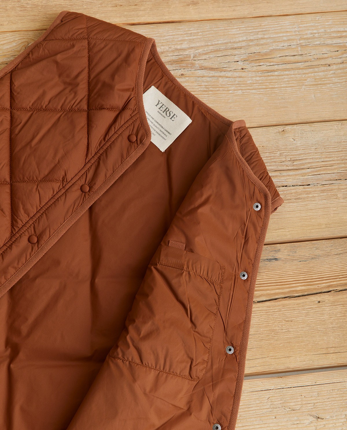 Quilted water-repellent vest Chocolate