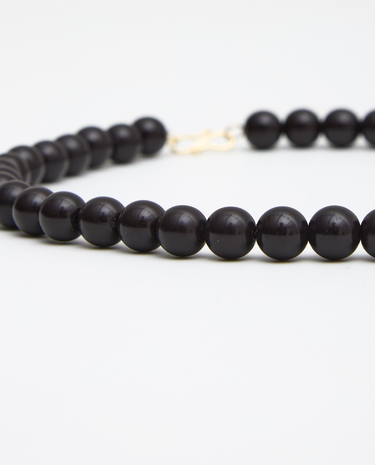 Collar bolas negro