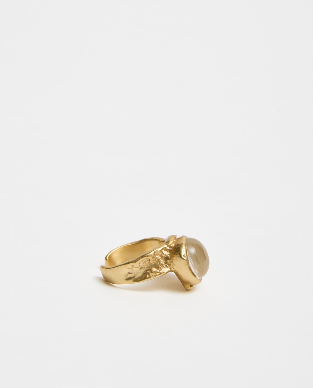 Gold Ring white