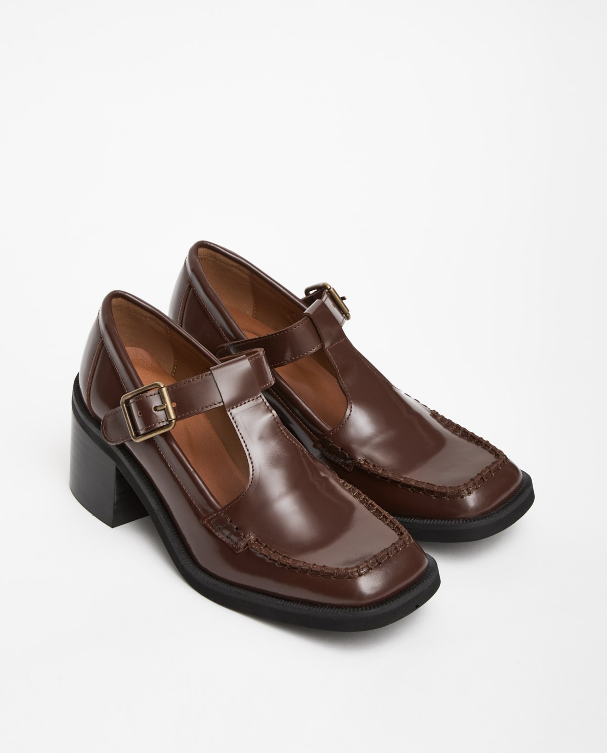Chaussure bout carré 2025