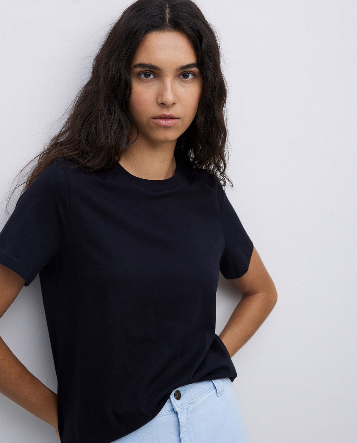 Camiseta básica cuello redondo negro 1