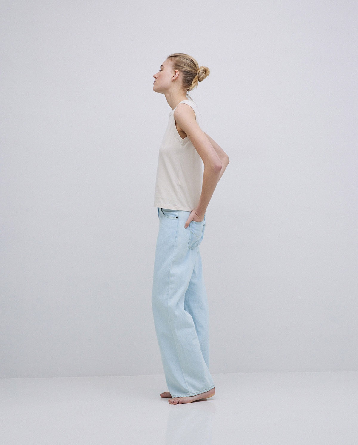 Top básico escote redondo beige 3